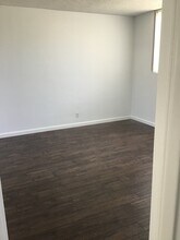 11655 Gorham Ave in Los Angeles, CA - Building Photo - Building Photo