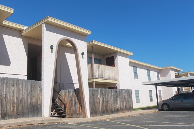 Alamo Village Apartments in San Angelo, TX - Building Photo - Building Photo