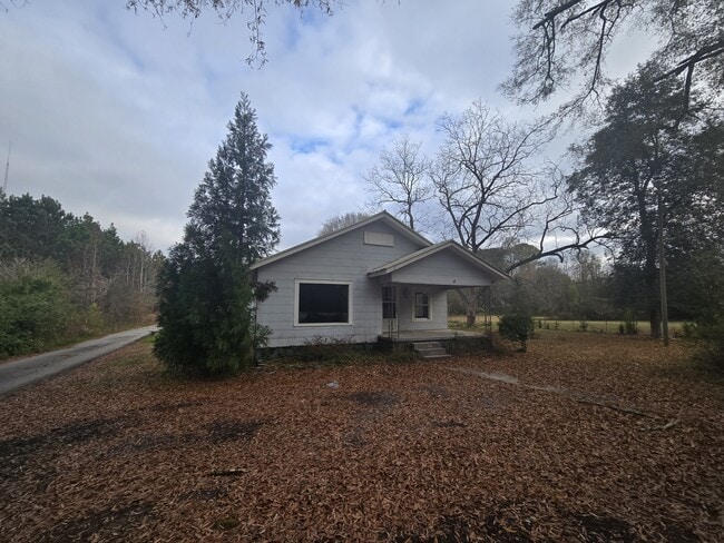 property at 729 Ninety Six Hwy