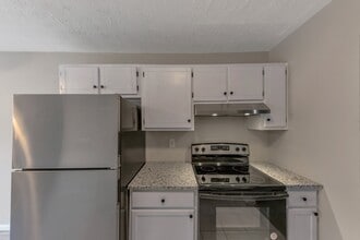 8541 Westchester Dr in Douglasville, GA - Building Photo - Building Photo