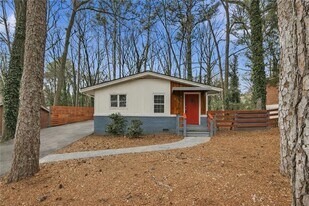 2281 Polar Rock Ave SW in Atlanta, GA - Building Photo