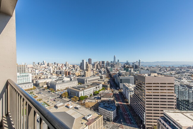 Fox Plaza in San Francisco, CA - Building Photo - Building Photo