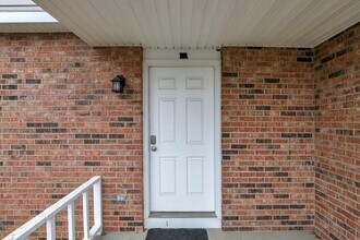 229 Cantwell Ct in Reynoldsburg, OH - Building Photo - Building Photo