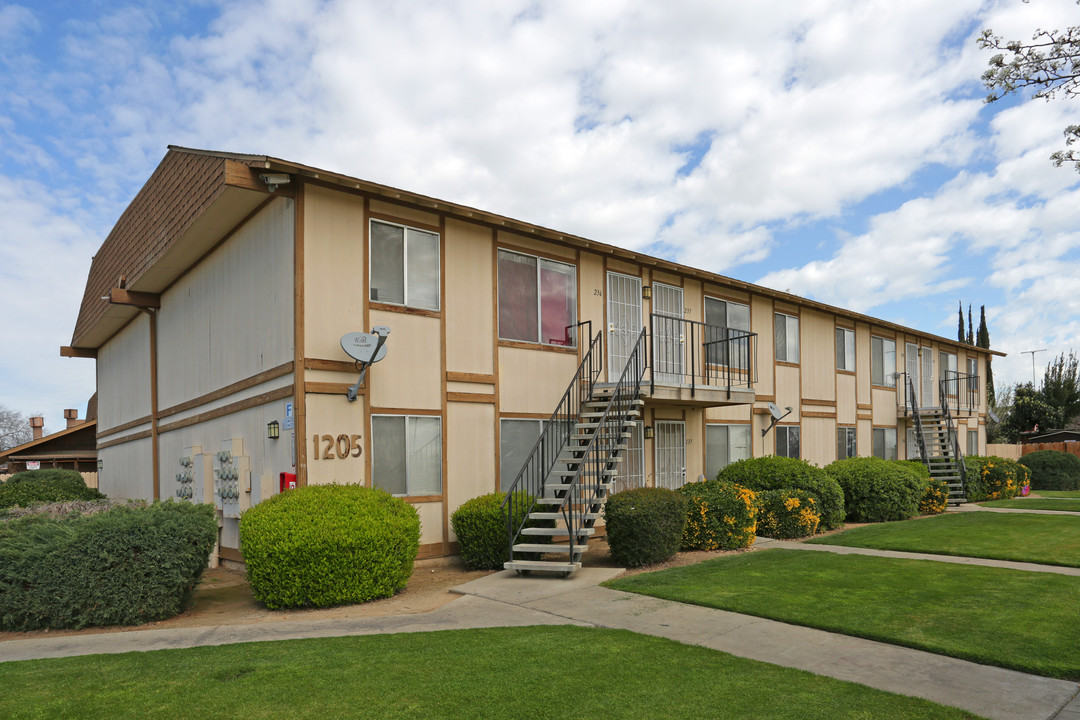 Lakeland Apartments in Madera, CA - Foto de edificio