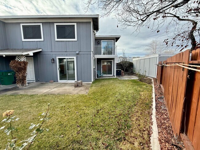 7505 Rory Cir in Reno, NV - Building Photo - Building Photo