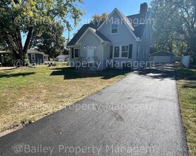 5710 Barrett Ln in Louisville, KY - Building Photo - Building Photo