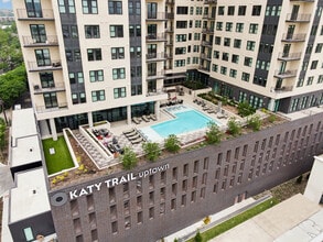 Katy Trail Uptown in Dallas, TX - Foto de edificio - Building Photo