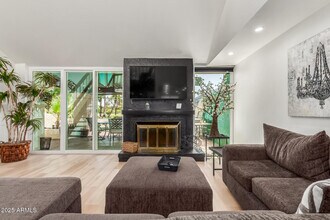 2529 N Miller Rd in Scottsdale, AZ - Building Photo - Building Photo