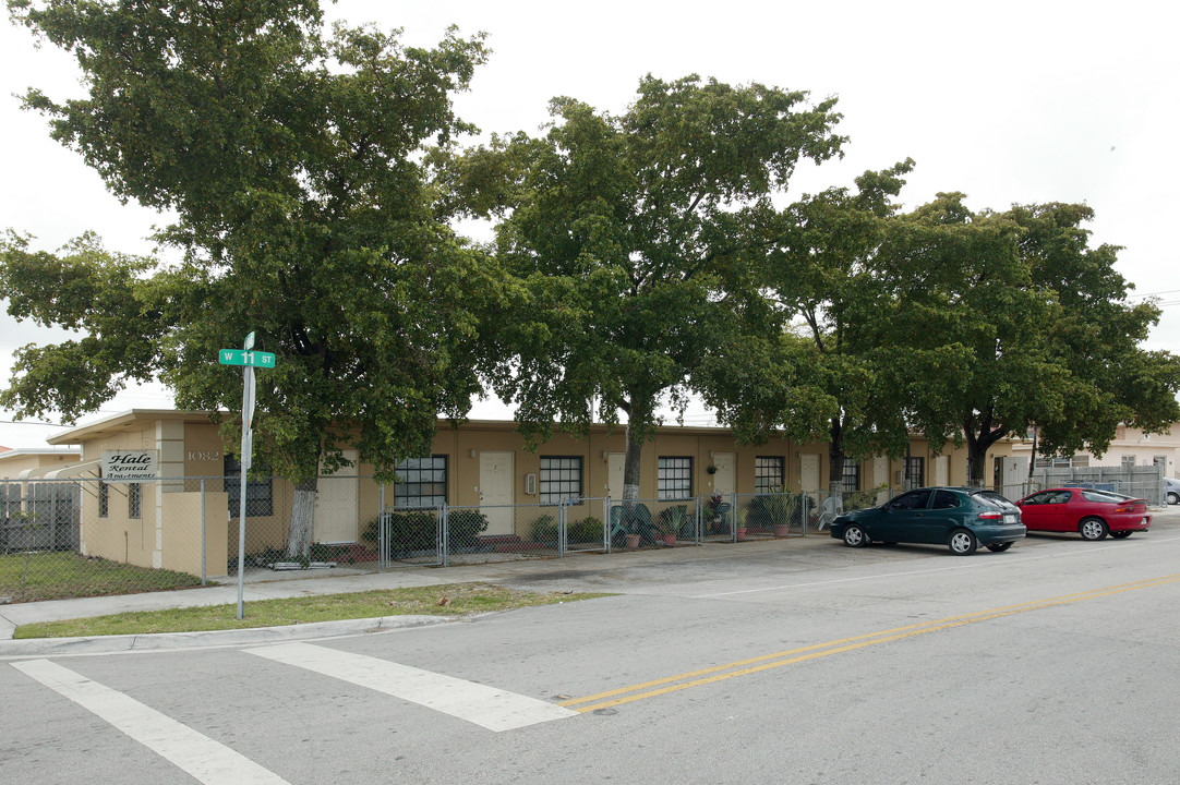 1082 Palm Ave in Hialeah, FL - Foto de edificio