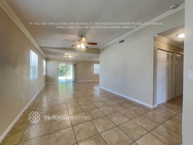 13701 SW 14th St in Miami, FL - Building Photo - Building Photo