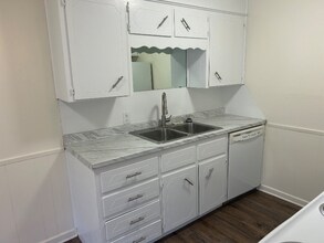 1702 Kirk Ave in Killeen, TX - Foto de edificio - Building Photo