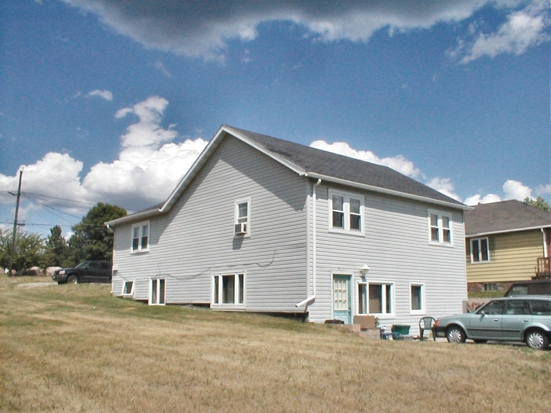 520 E Lake St in Chisholm, MN - Building Photo