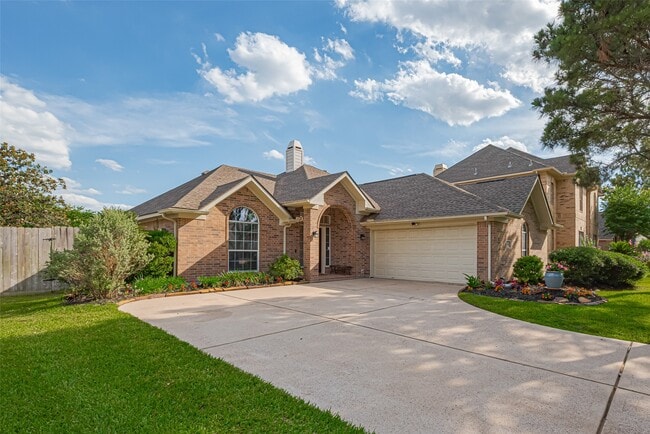 2347 Golden Shores Ln in League City, TX - Building Photo - Building Photo