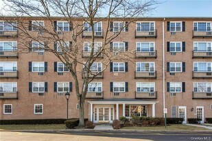 1 Consulate Dr, Unit 2K in Eastchester, NY - Building Photo