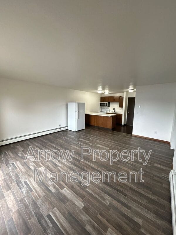 property at 215 E Arbor Ave