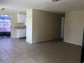 5703 12th St E in Bradenton, FL - Building Photo - Building Photo
