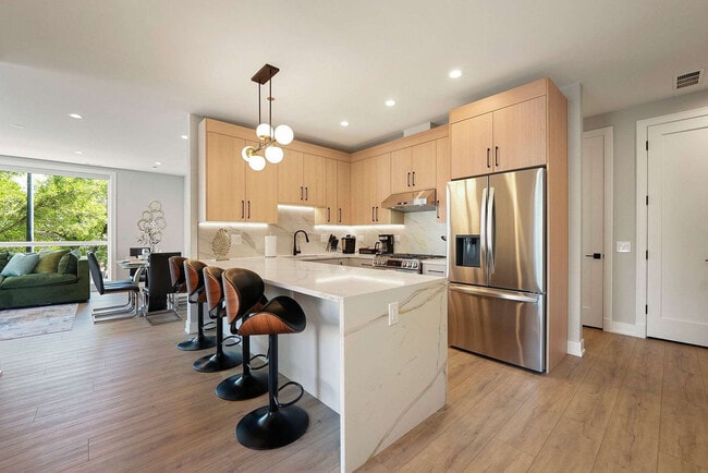 2344 W Polk St in Chicago, IL - Foto de edificio - Building Photo