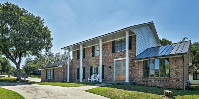 608 Sombrero in Horseshoe Bay, TX - Foto de edificio - Building Photo