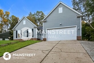 3330 Crescent Knoll Dr in Matthews, NC - Foto de edificio - Building Photo