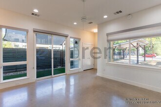 3133 Govalle Ave in Austin, TX - Building Photo - Building Photo