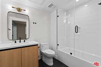 5832 Virginia Ave in Los Angeles, CA - Building Photo - Building Photo