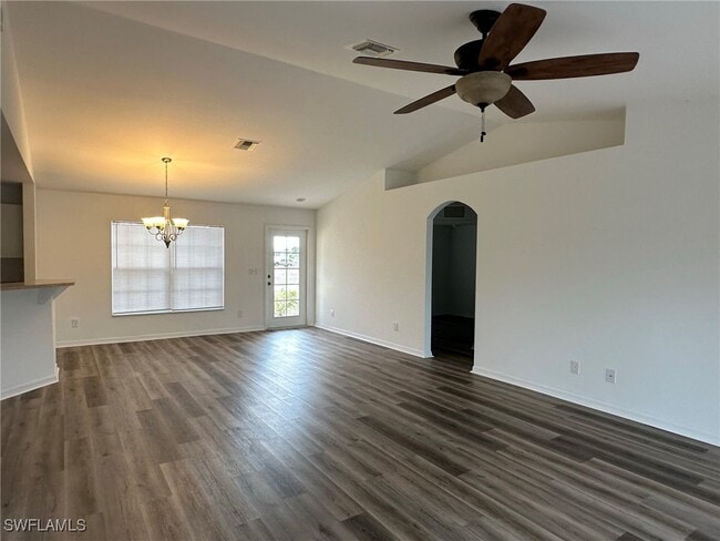 3807 NW 42nd Ln in Cape Coral, FL - Building Photo - Building Photo