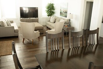 2119 Loretta Parker Lane, Unit Lot 1 in Barling, AR - Foto de edificio - Building Photo