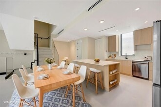 2692 SW 25th Ave in Miami, FL - Building Photo - Building Photo