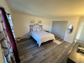 1077 Blue Hills Ave, Unit C in Bloomfield, CT - Building Photo - Building Photo