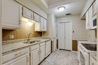 3712 Roussillon Dr photo'