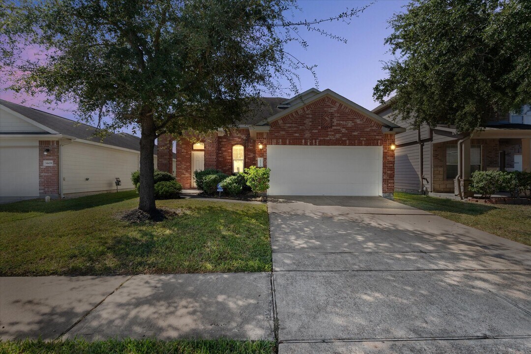 14434 Cypress Meadows Dr in Houston, TX - Building Photo