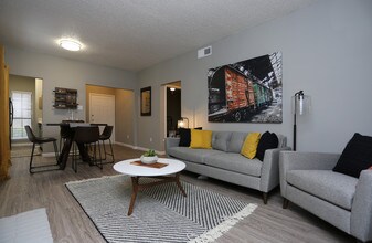 Oakwood Creek in Dallas, TX - Foto de edificio - Interior Photo