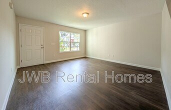 8742 Cocoa Ave in Jacksonville, FL - Building Photo - Building Photo
