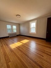 44 Hickory Ave in Bergenfield, NJ - Building Photo - Building Photo