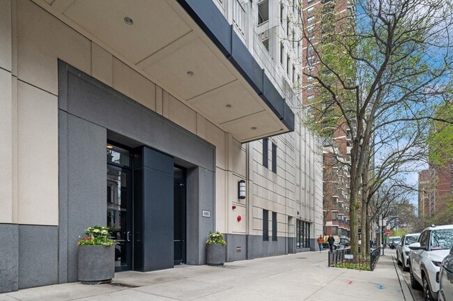 1155 N Dearborn St in Chicago, IL - Building Photo - Building Photo