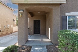 5163 Tunnel Falls Dr in Las Vegas, NV - Building Photo - Building Photo
