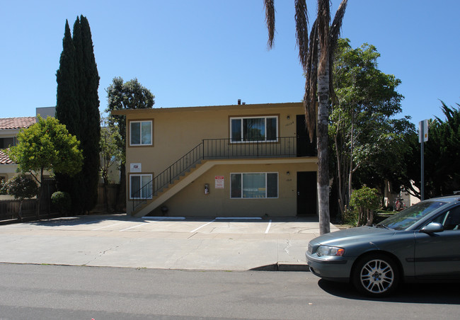 1519 Missouri St in San Diego, CA - Foto de edificio - Building Photo