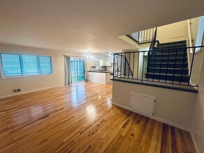 3615 NE McKinley St in Minneapolis, MN - Building Photo - Building Photo