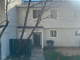 4720 Walden Pond Dr in Raleigh, NC - Building Photo