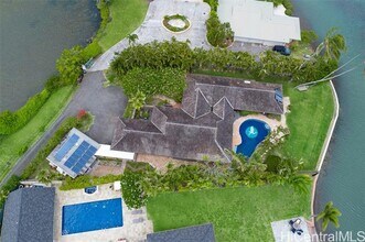 5949 Kalaniana?ole Hwy in Honolulu, HI - Building Photo - Building Photo