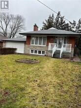 23 Wedgewood Dr in Toronto, ON - Building Photo - Building Photo