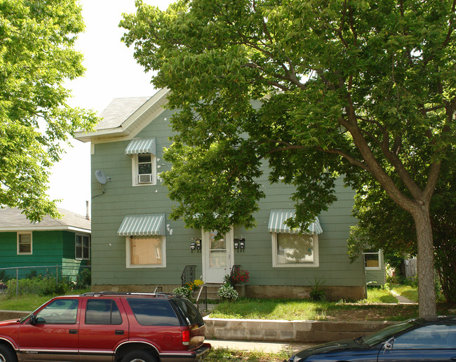 2913 18th Ave S in Minneapolis, MN - Building Photo - Building Photo