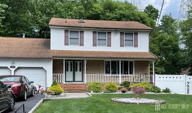 56 West Side Ave in Woodbridge Township, NJ - Building Photo - Building Photo