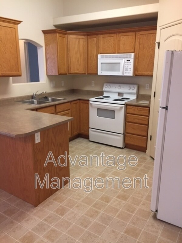 3569 E Rock Creek Rd in Eagle Mountain, UT - Building Photo - Building Photo