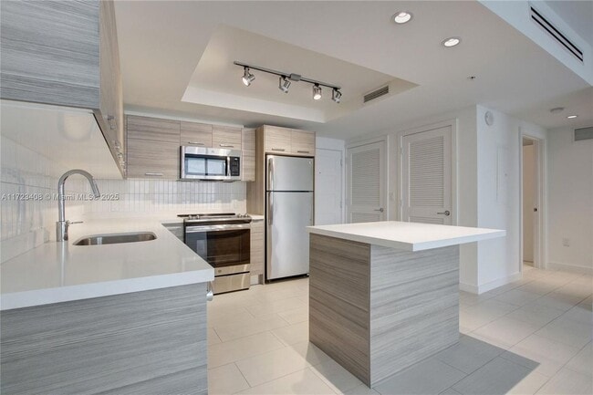 property at 1756 N Bayshore Dr