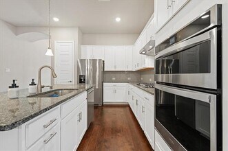 8015 Sunflower Ln in Dallas, TX - Building Photo - Building Photo