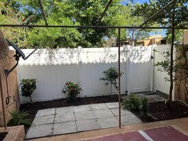 5812 Windhover Dr in Orlando, FL - Building Photo