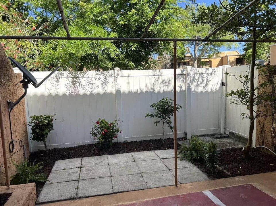 5812 Windhover Dr in Orlando, FL - Building Photo