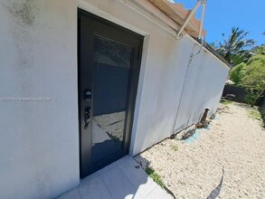 610 NW 111th St in Miami, FL - Foto de edificio - Building Photo