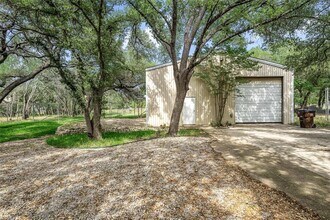 2013 Mayfield Dr in Round Rock, TX - Building Photo - Building Photo